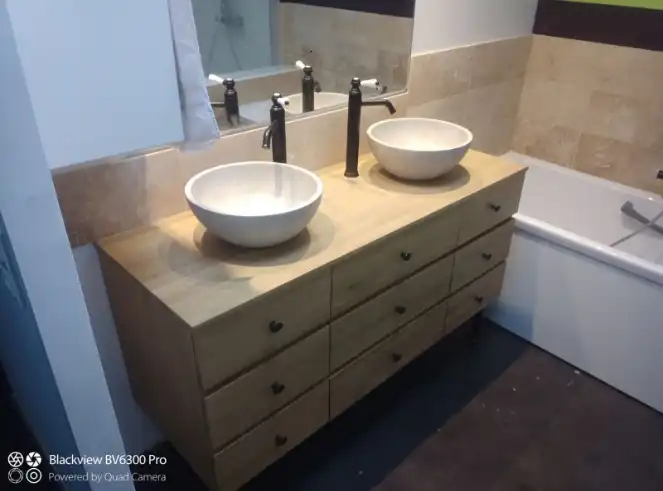 Salle-de-bain-meuble-bois